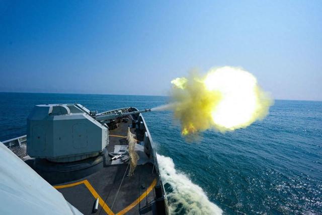 风暴登录：蓝天配战舰！海上实战演习动如风雷