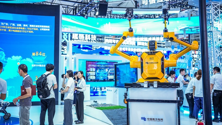 风暴登录：欧洲年轻人在中国“看到未来”